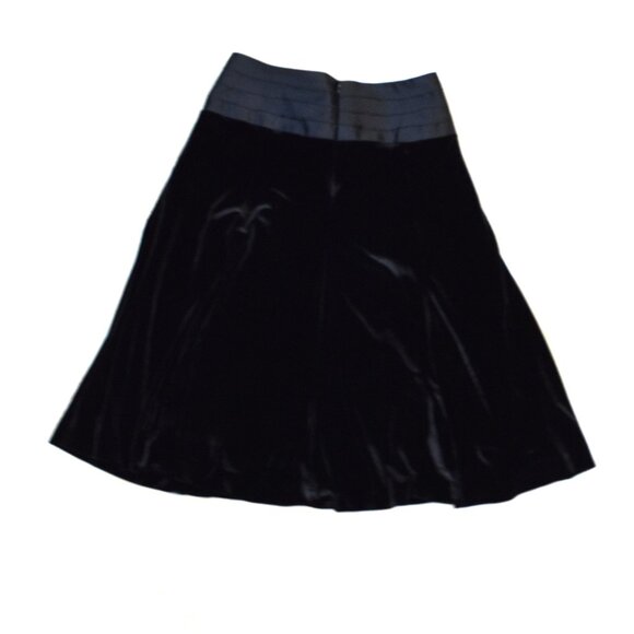 Black Velvety Below Knee Skirt Satin Trim Size Small Italian Fabric - Picture 5 of 10